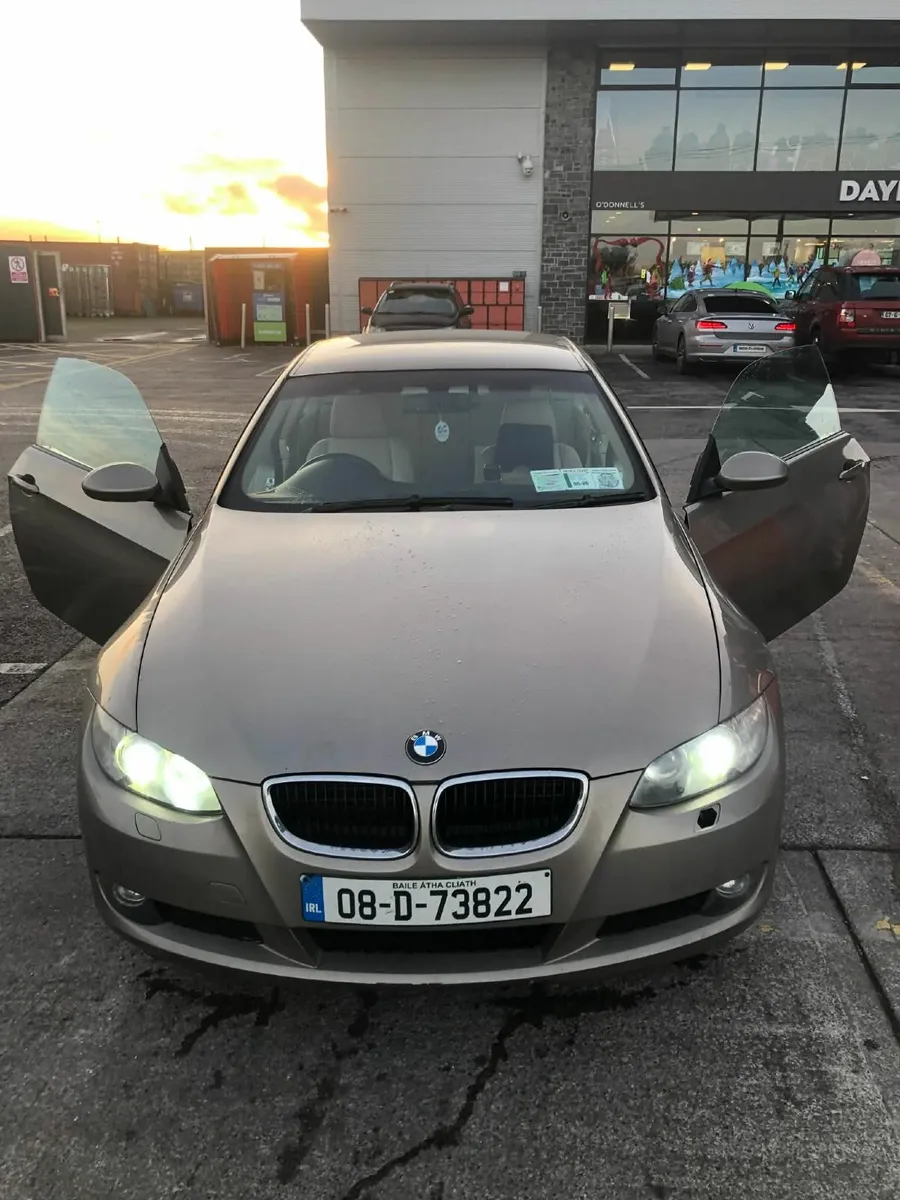 BMW 3-Series 2008 - Image 2