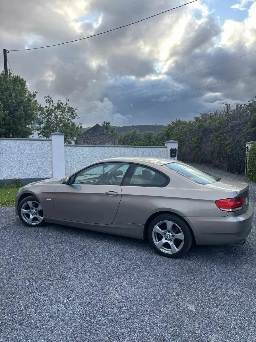 BMW 3-Series 2008 - Image 4