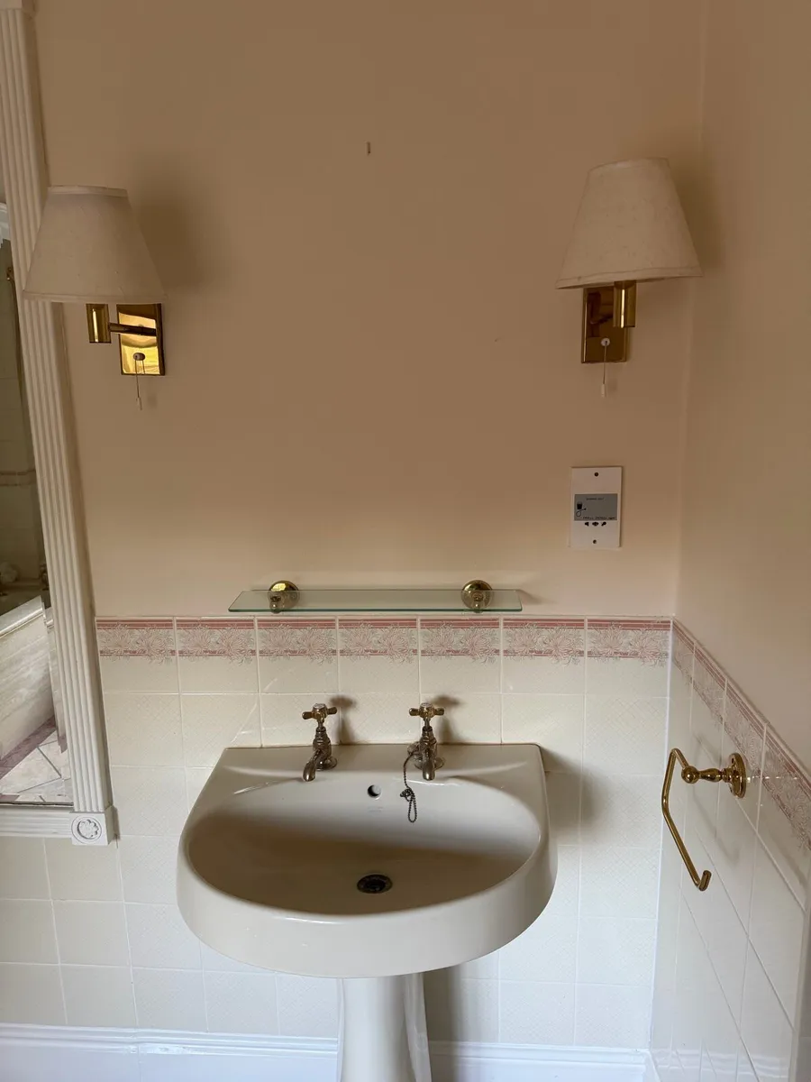 Full bathroom unit - Image 4