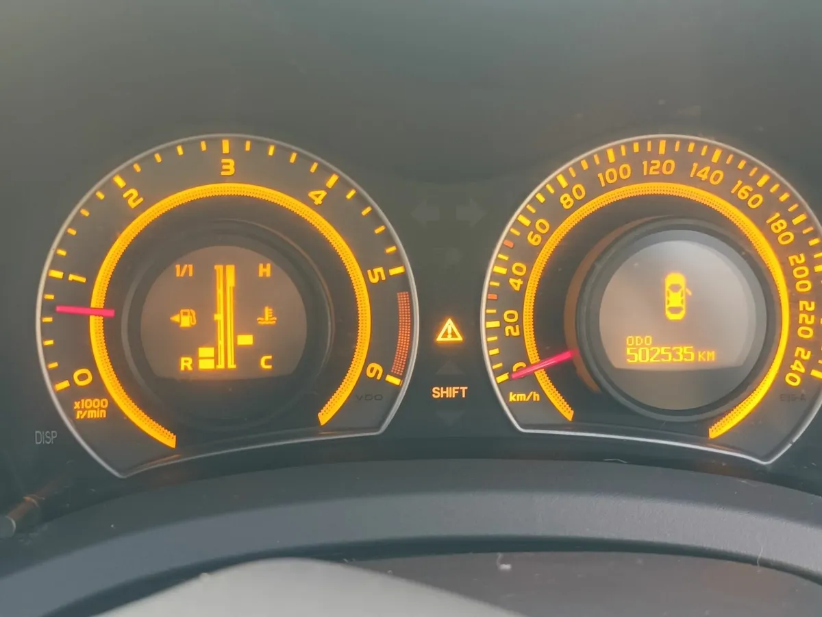 Toyota Auris 2007 - Image 2