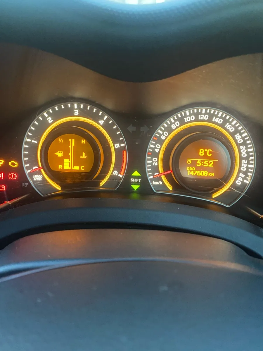 2012 Toyota Auris - Image 2