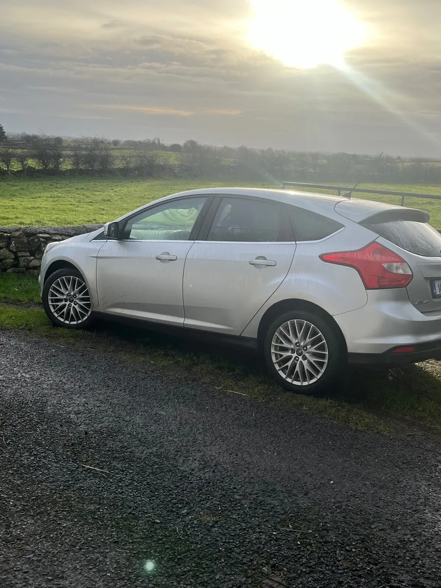 Ford Focus 2014 - Image 2