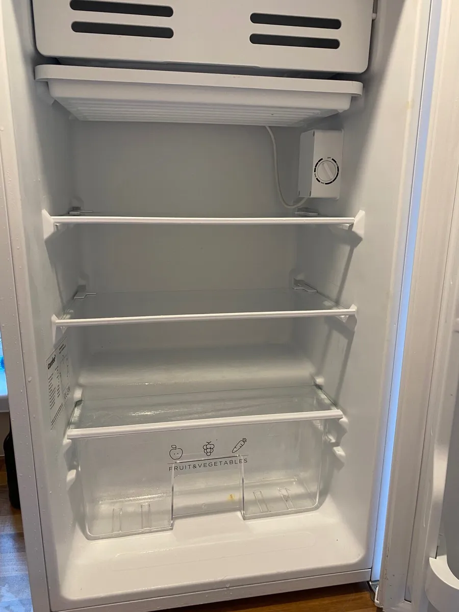 Under counter fridge - Image 3