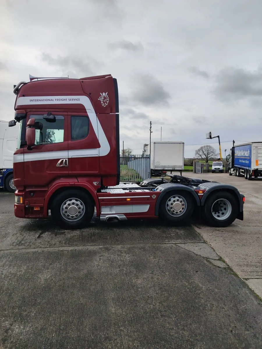 2015 Scania V8 Topline 520 Automatic 6X2 - Image 2