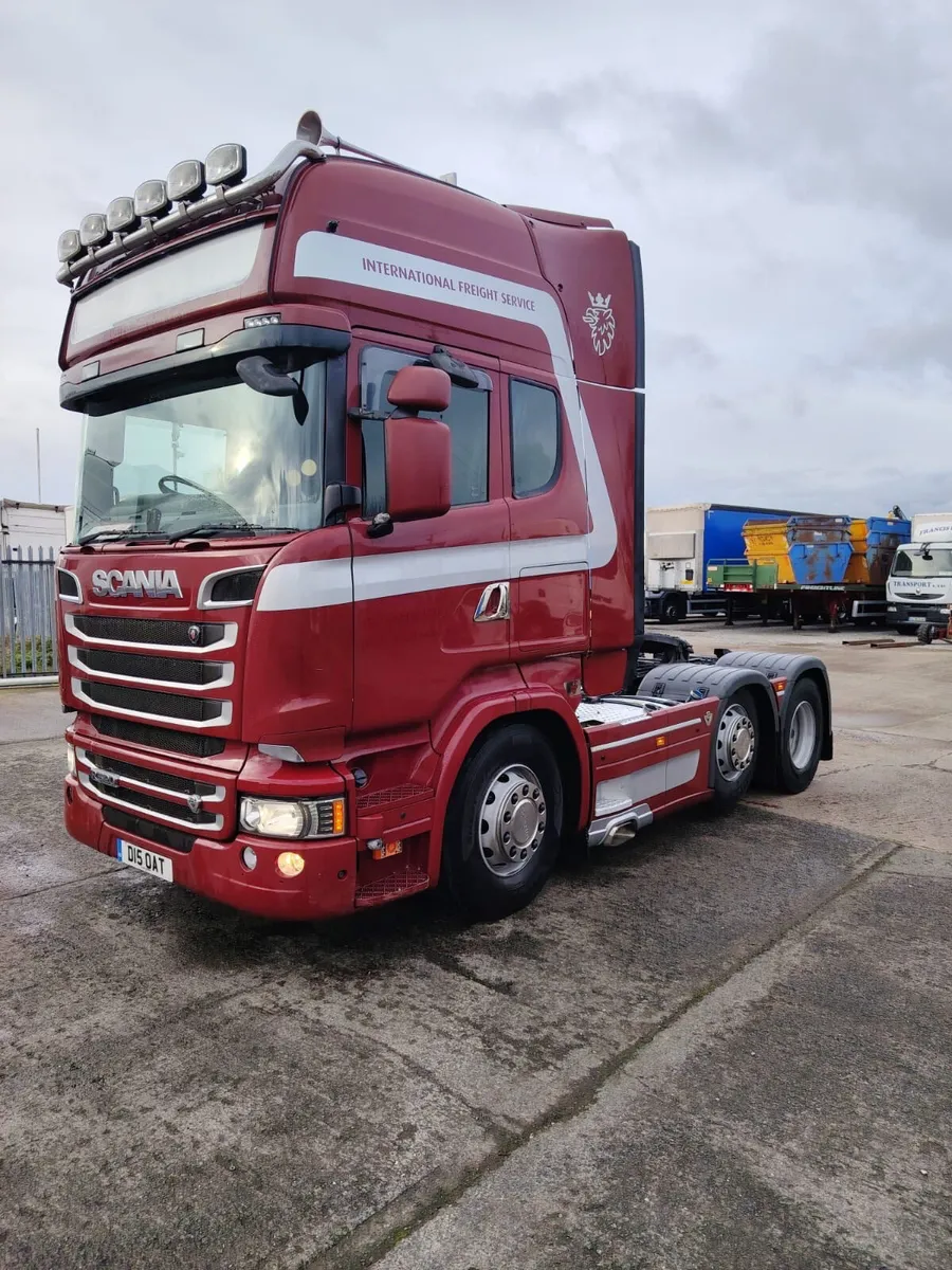 2015 Scania V8 Topline 520 Automatic 6X2 - Image 1