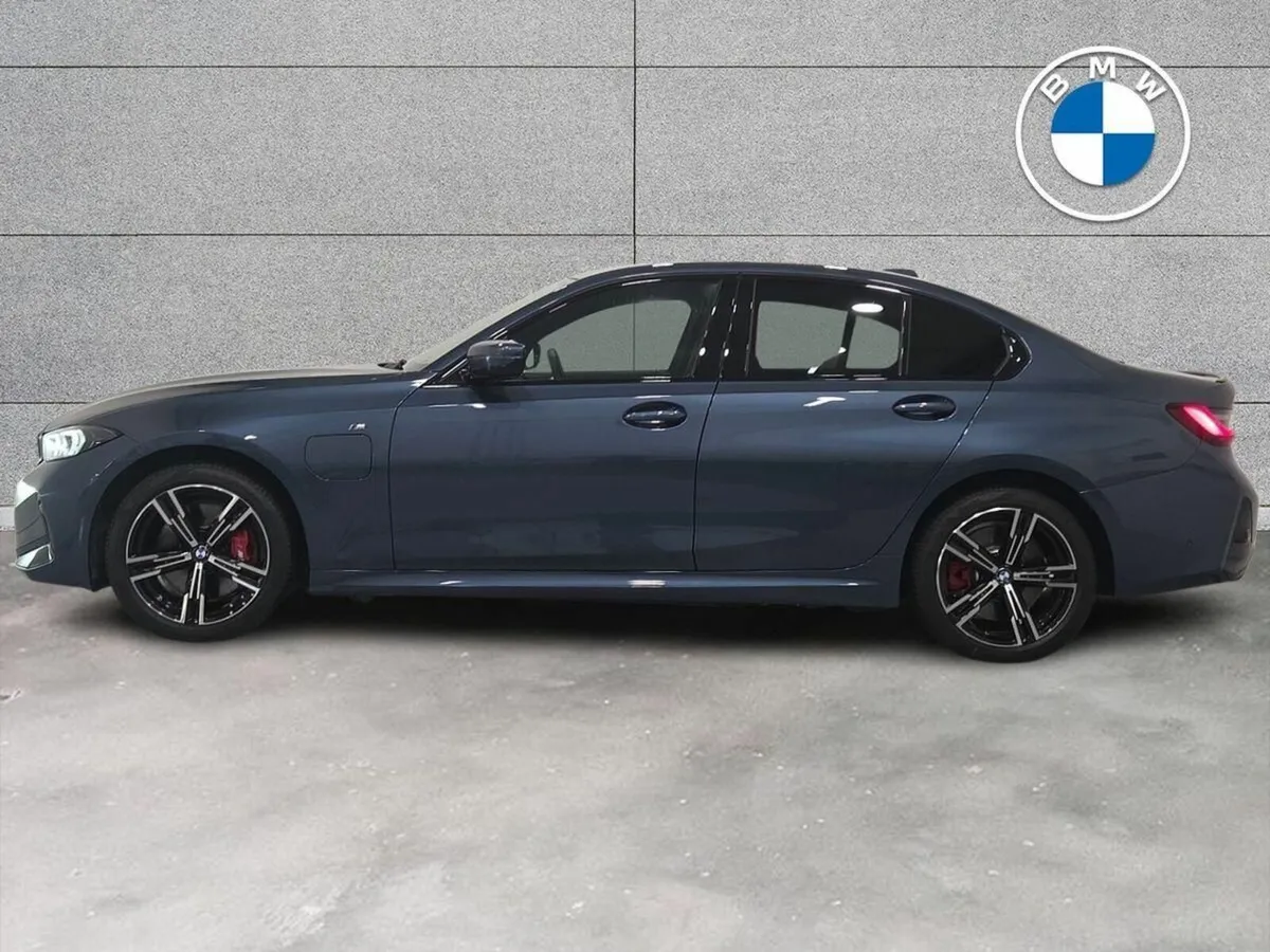 BMW 3-Series 330e M Sport Saloon - Image 3