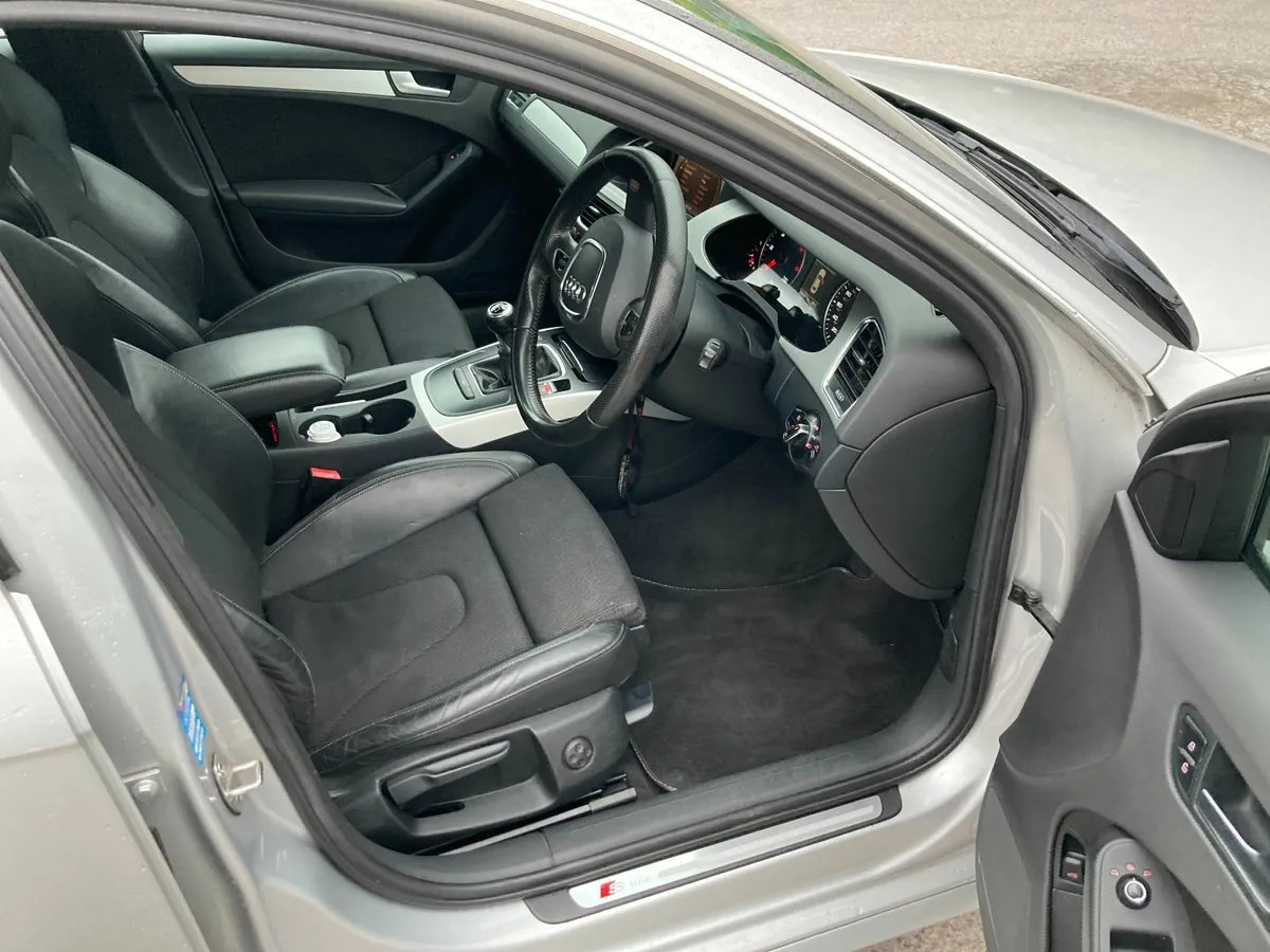 Audi A4 2010 - Image 2