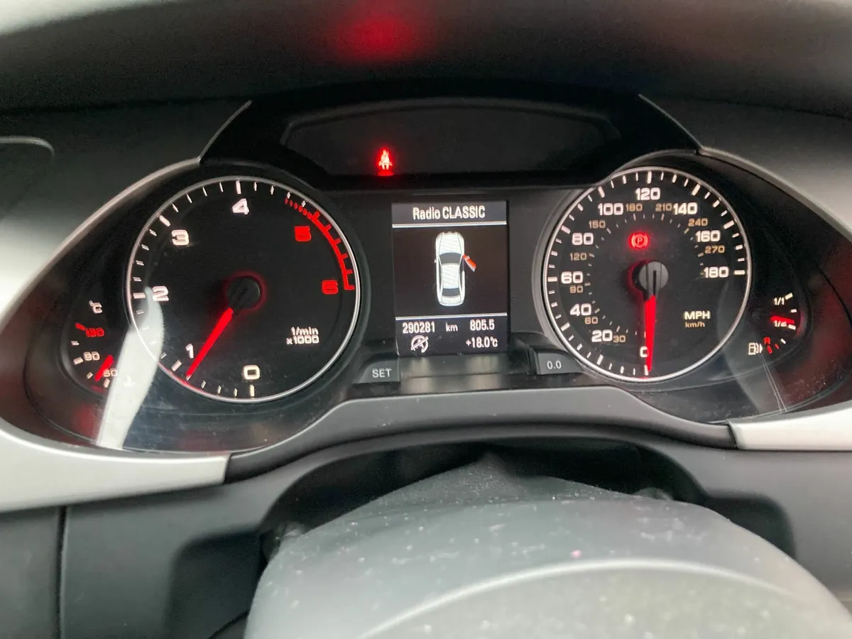 Audi A4 2010 - Image 4