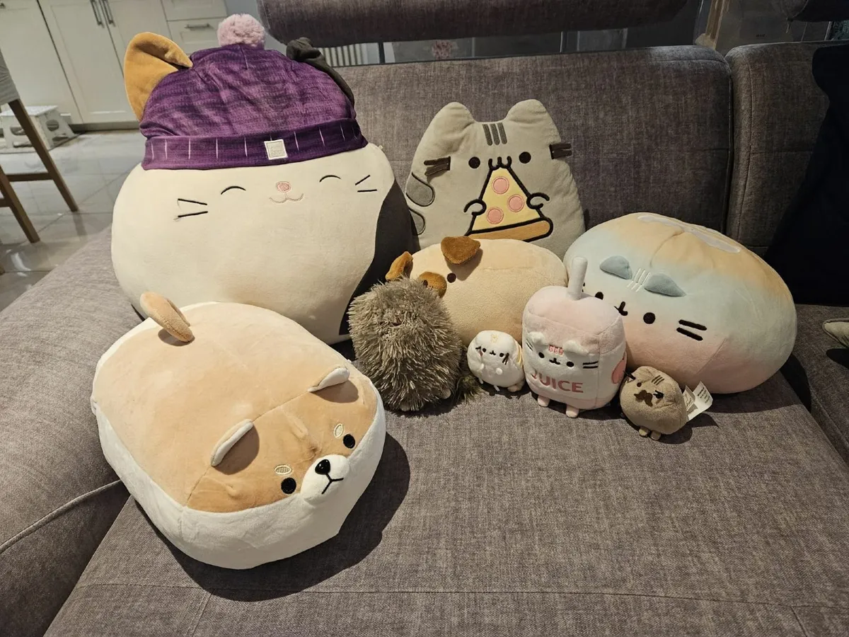 Collection of 7 Pusheens & FREE GIFT - Bargain - Image 1