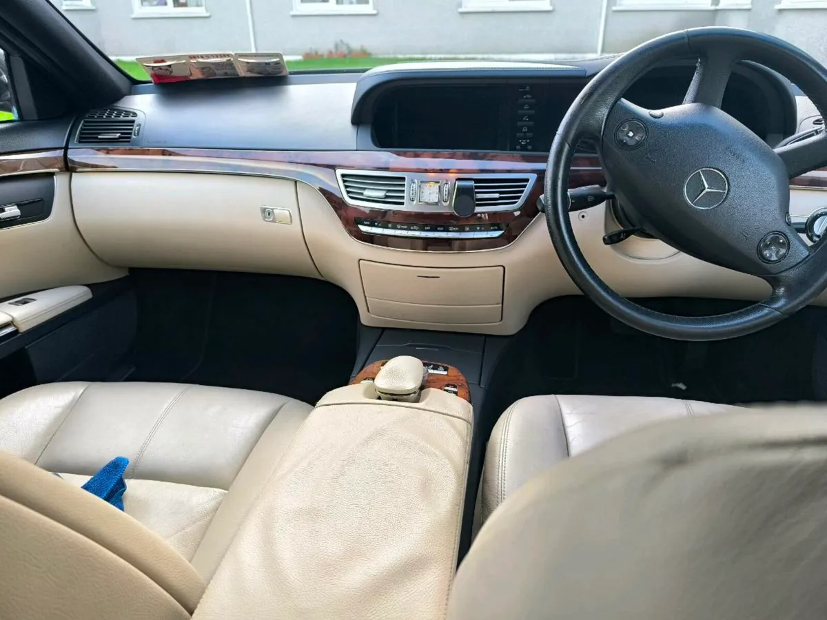 Mercedes Benz - Image 4