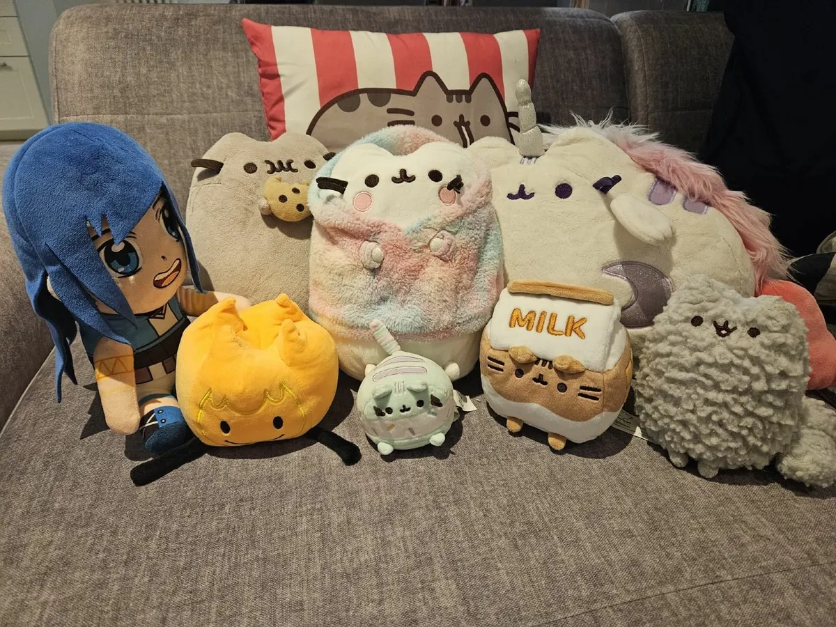 Collection of 7 Pusheens & FREE GIFT - Bargain - Image 2
