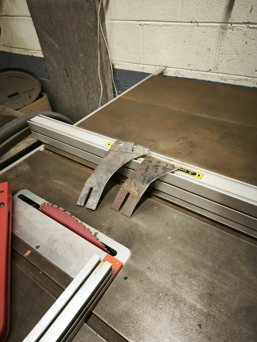 Axminster Sliding Table Saw 10" - Image 2