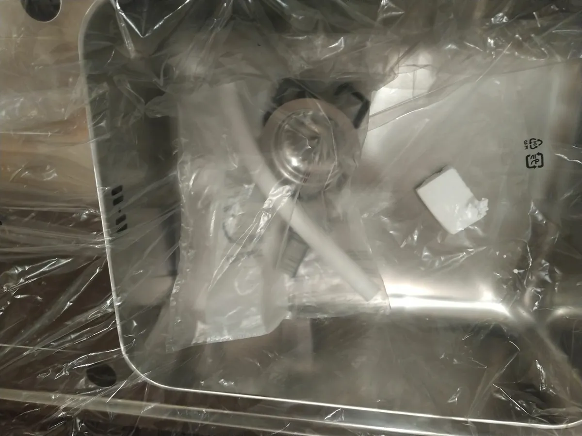 Brand new Kitchen sink - Image 3