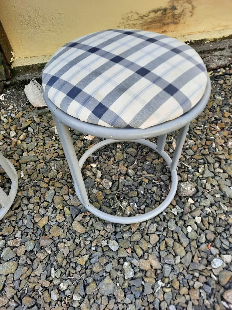 Pair of stools - Image 2