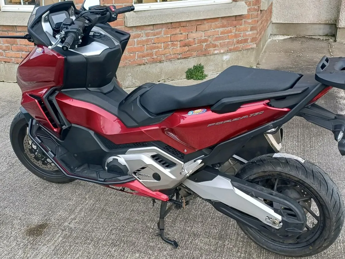 Honda forza 750 - Image 2