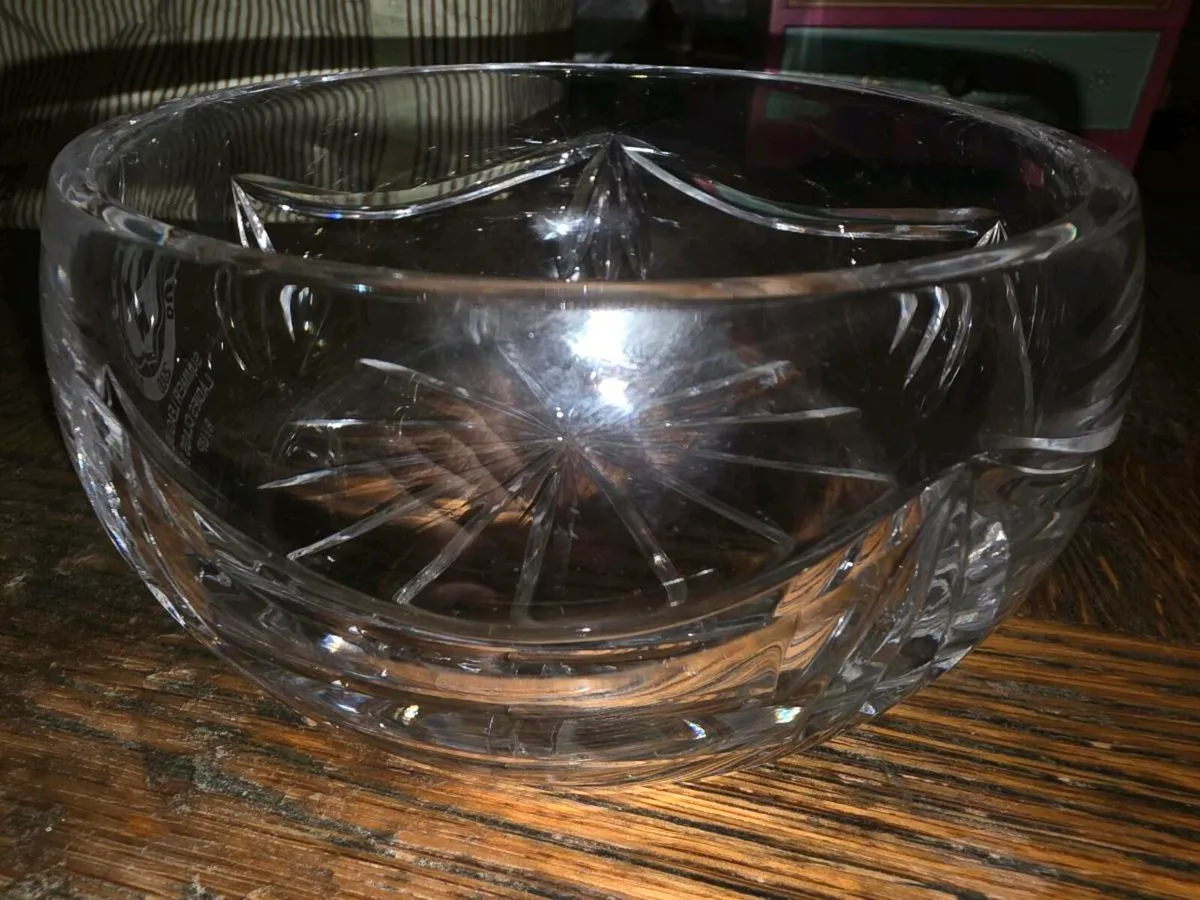 GENUINE THICK DUBLIN CRYSTAL, 2000 Round Bowl ! - Image 3