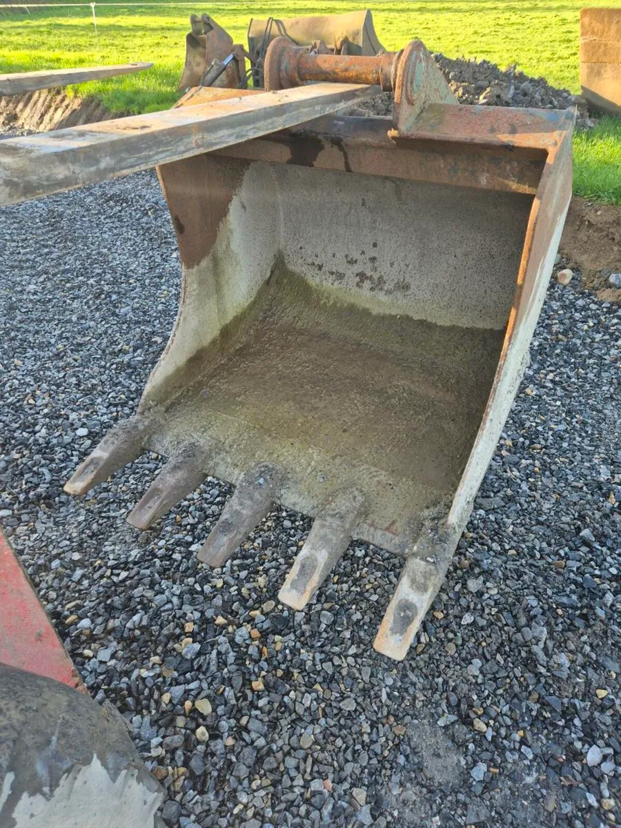 3ft Digging bucket - Image 1