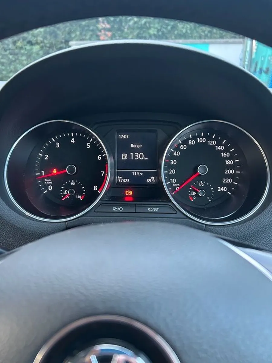 2015 Volkswagen Polo - Image 3