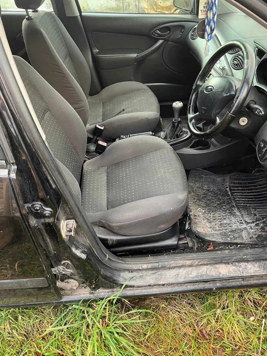 Ford Focus 2004 - Image 2