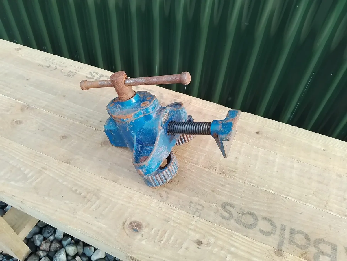 Floorboard Clamp - Image 2