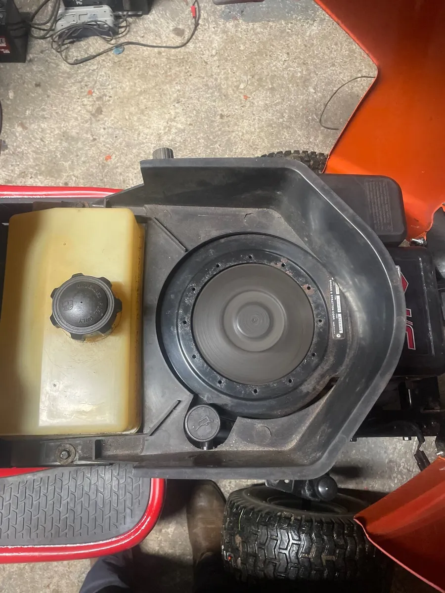 Farmers Christmas Present Tractor - Image 4