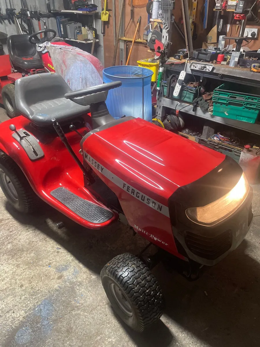 Farmers Christmas Present Tractor - Image 1