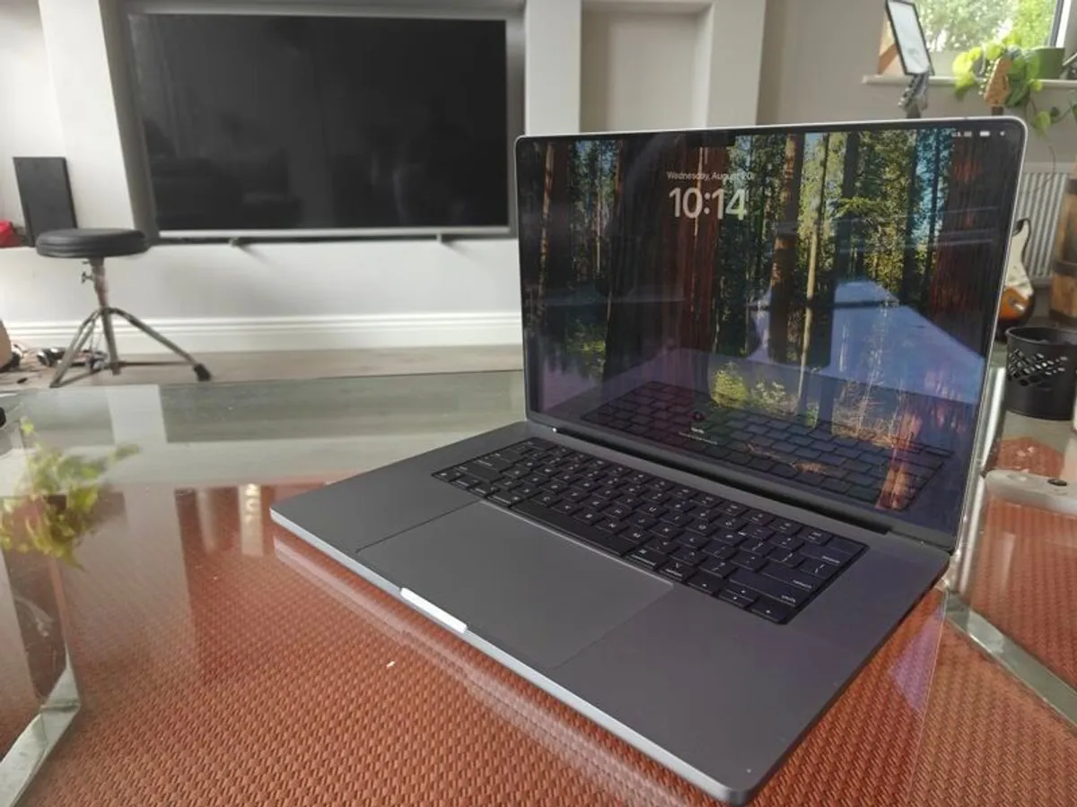 M1 Max Macbook Pro 16" 32GB RAM - Image 3