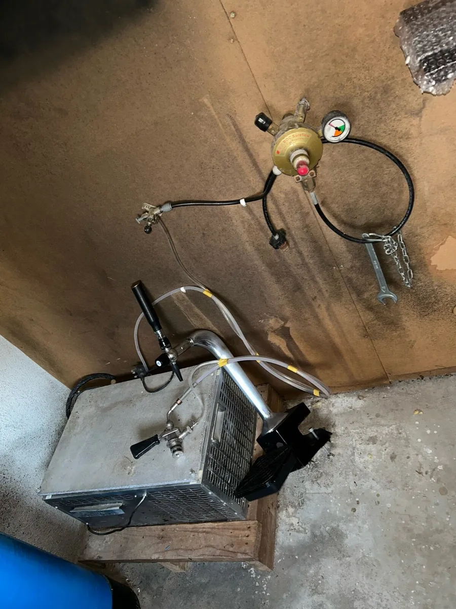 Beer cooler and tap - Image 1