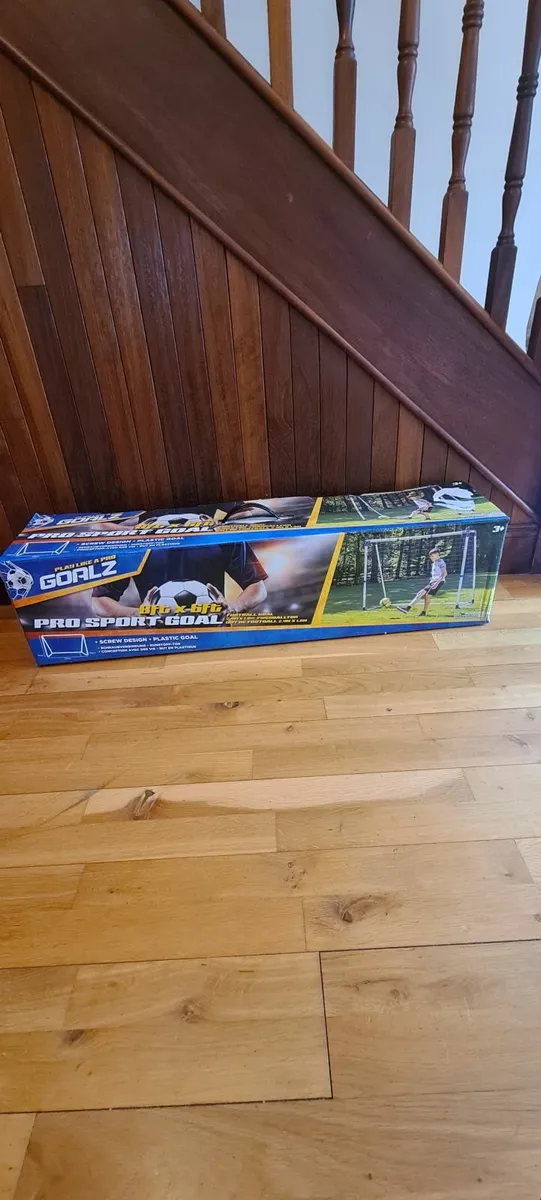 8ft x 6ft Pro Football Goal - Image 1