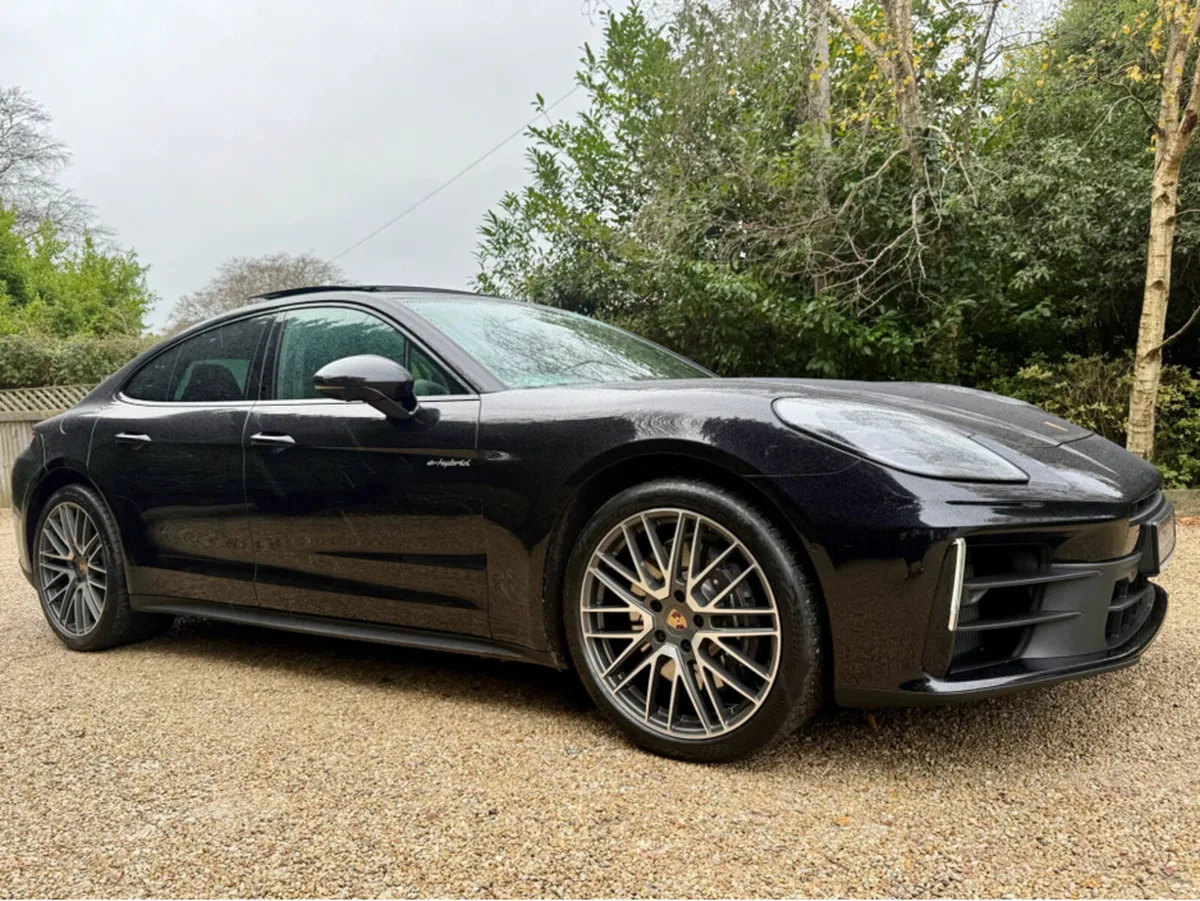 Porsche Panamera 4 E-HYBRID S-A PDK *Huge Specific - Image 2