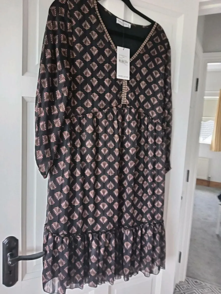 Ladies dress - Image 1