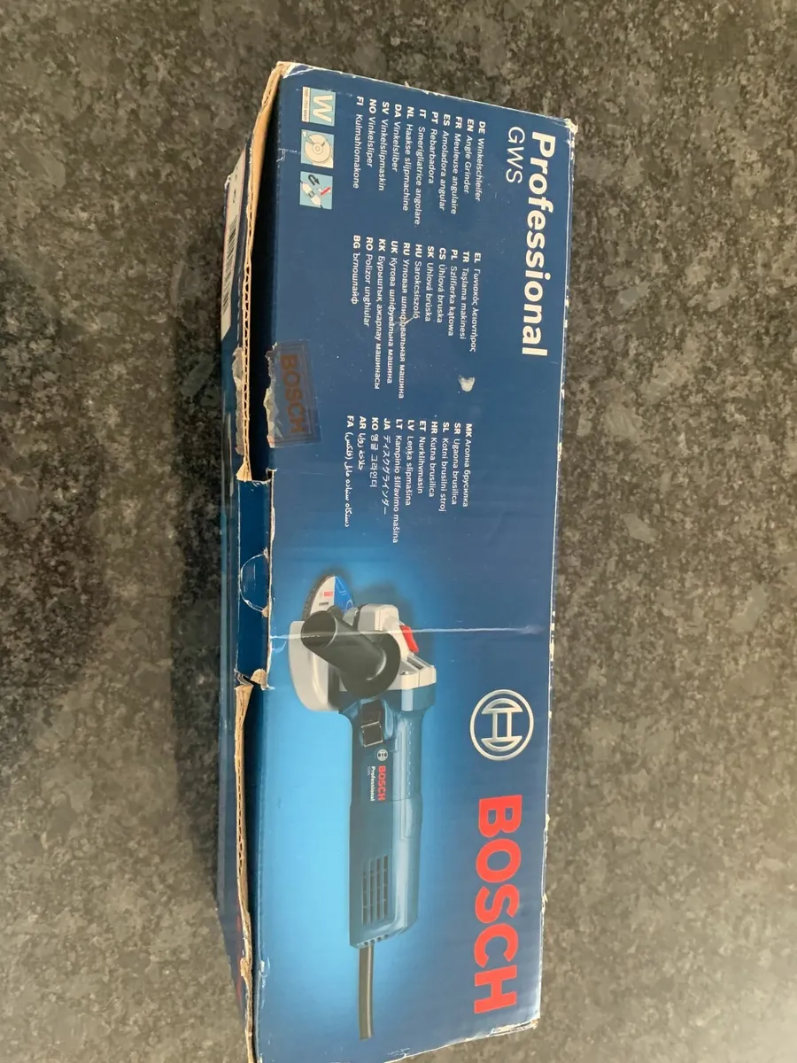 Bosch Professional 4" Angle Grinder - Image 2