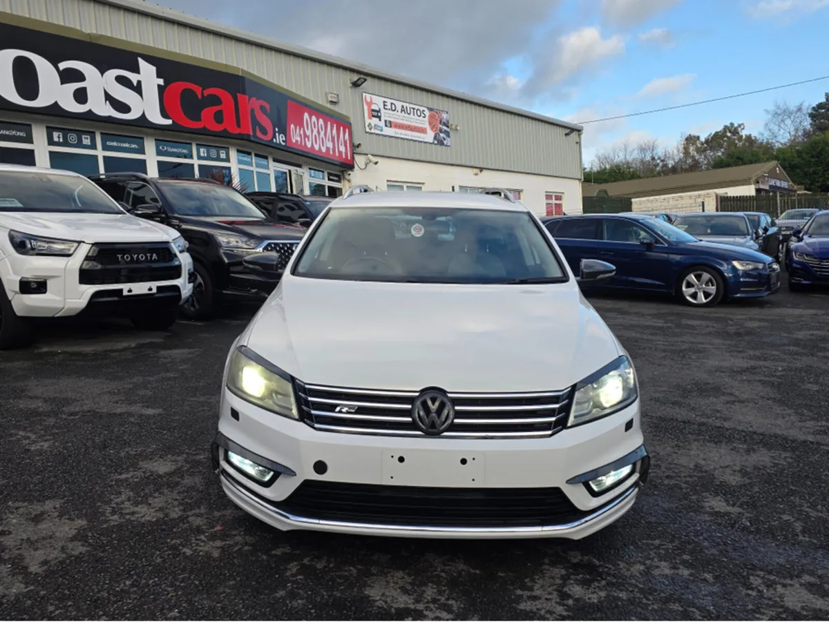 Volkswagen Passat 1.4 TSI AUTOMATIC ESTATE R-LINE - Image 3