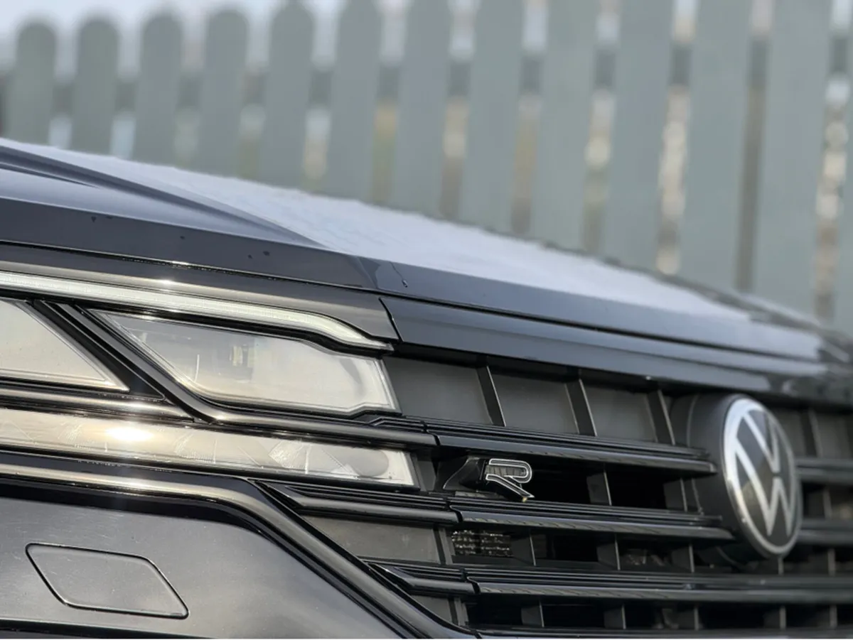 Volkswagen Touareg 2022 VOLKSWAGEN TOUAREG V6 BLAC - Image 2