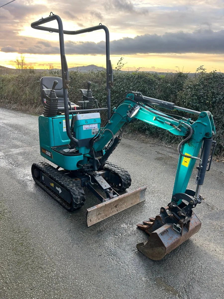 1 ton sunward micro mini digger 2023 only 300hrs - Image 2