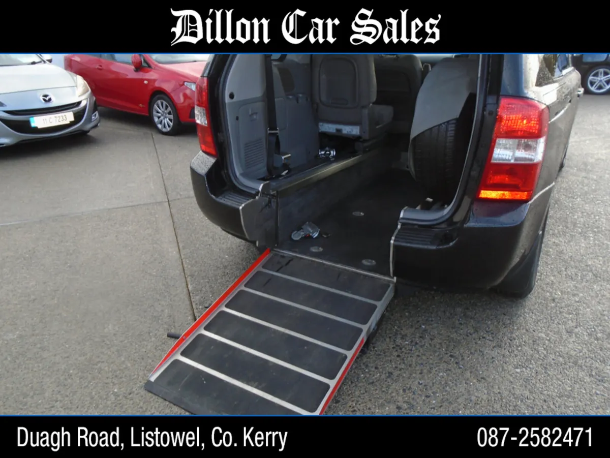 Kia Sedona 2.2 CRDI    4 SEATS 5DR Wheel Chair veh - Image 1
