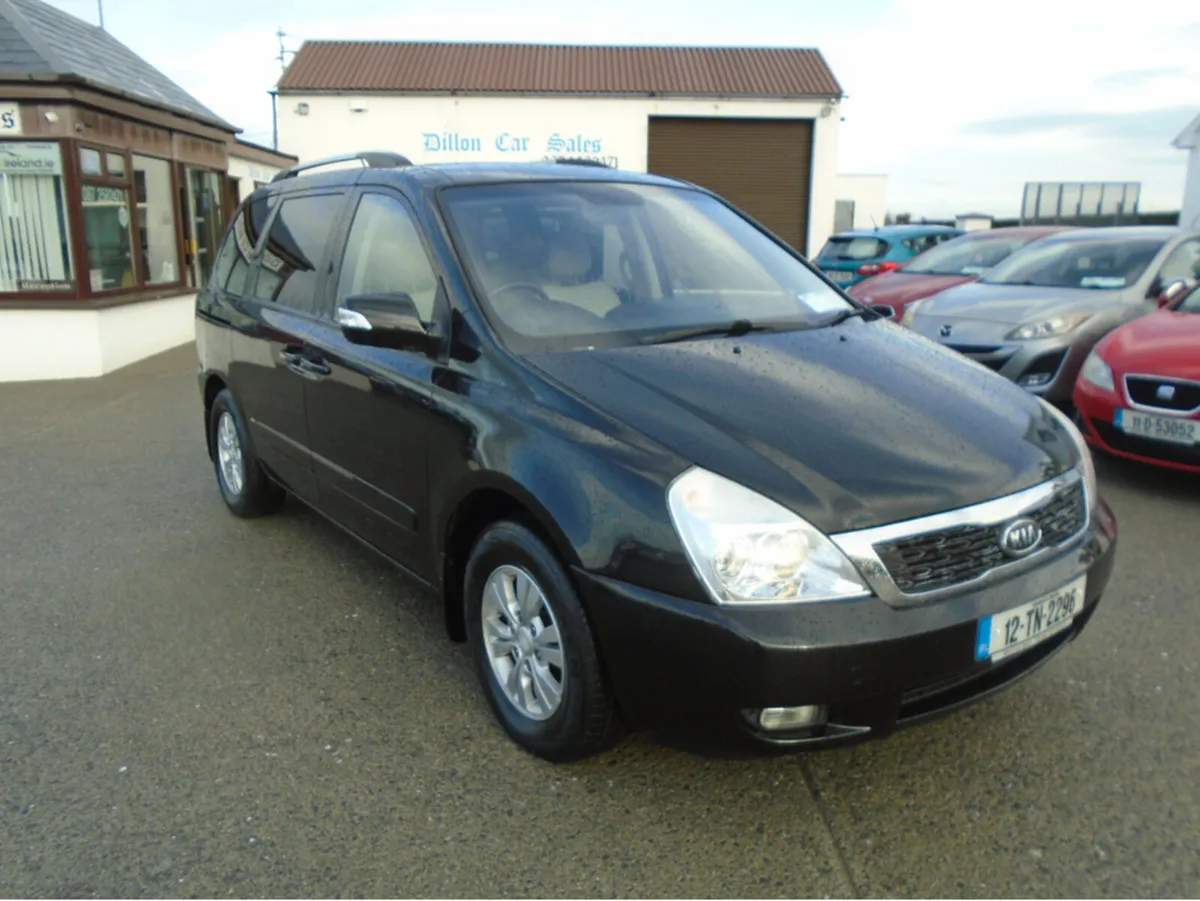 Kia Sedona 2.2 CRDI    4 SEATS 5DR Wheel Chair veh - Image 3