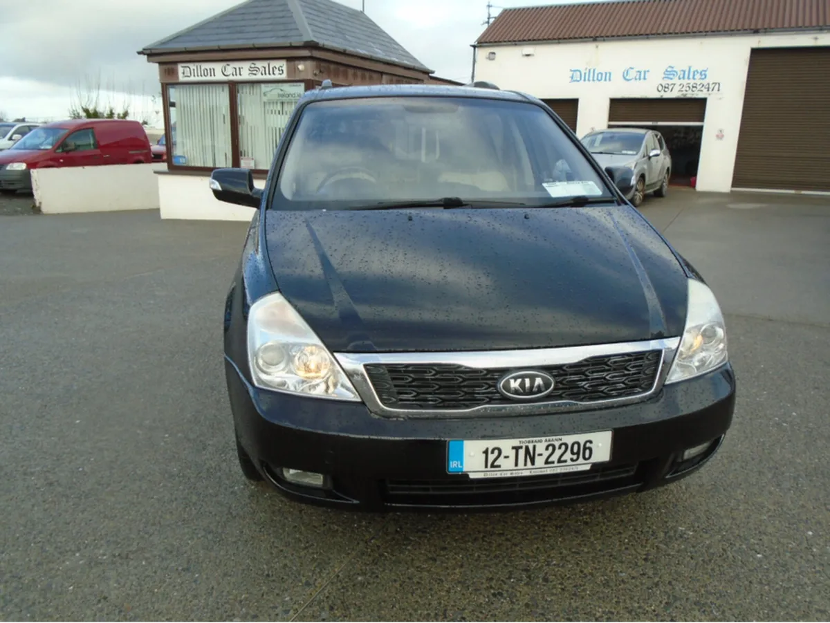 Kia Sedona 2.2 CRDI    4 SEATS 5DR Wheel Chair veh - Image 4