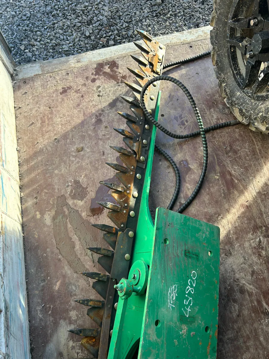 Unused Solmek hedge trimmers suit 1-3t +headstock - Image 1