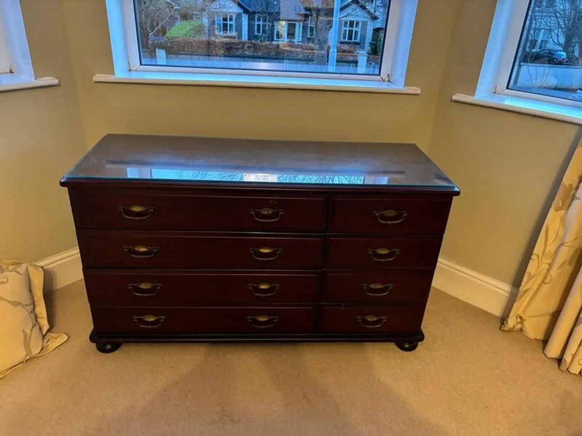 Traditional wooden chest of drawers - Image 1