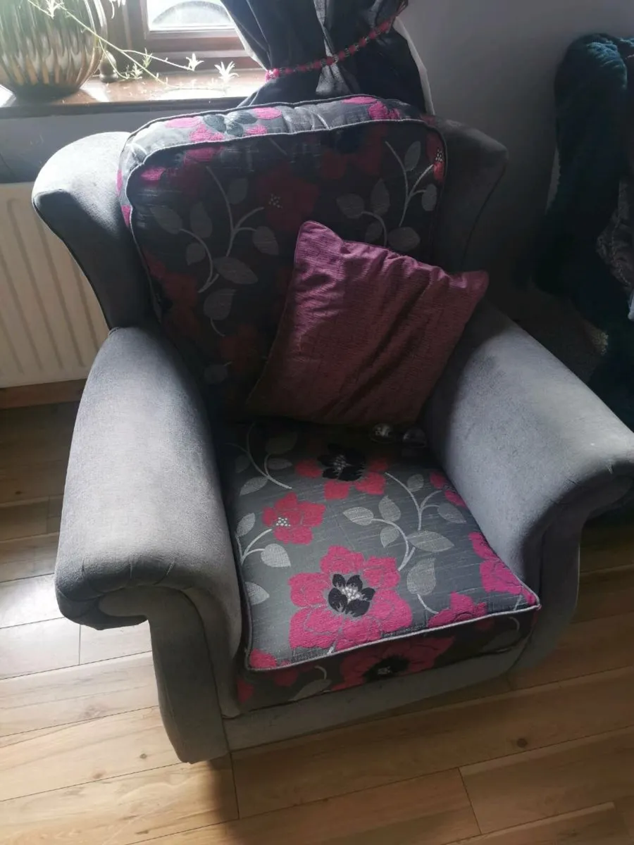 couch for sale - Image 4