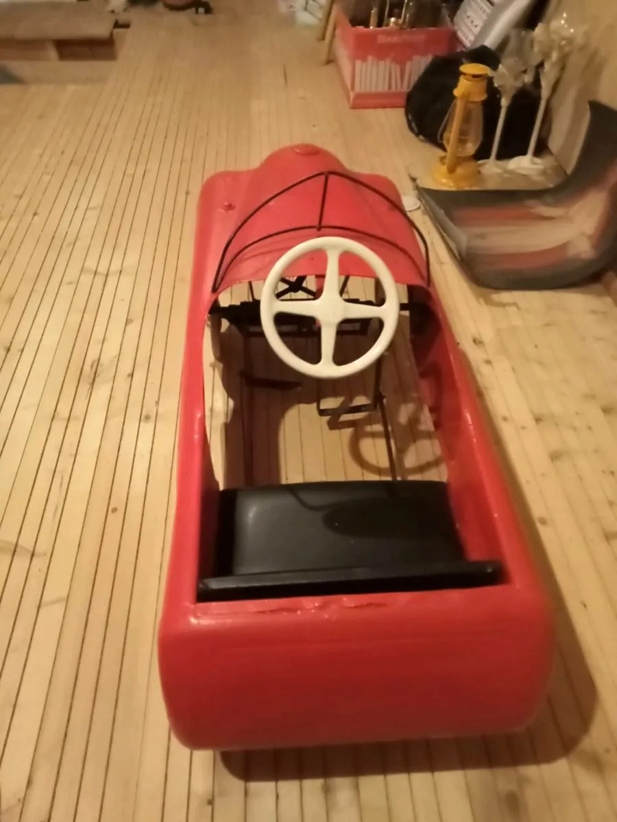 Old pedal car - Image 2