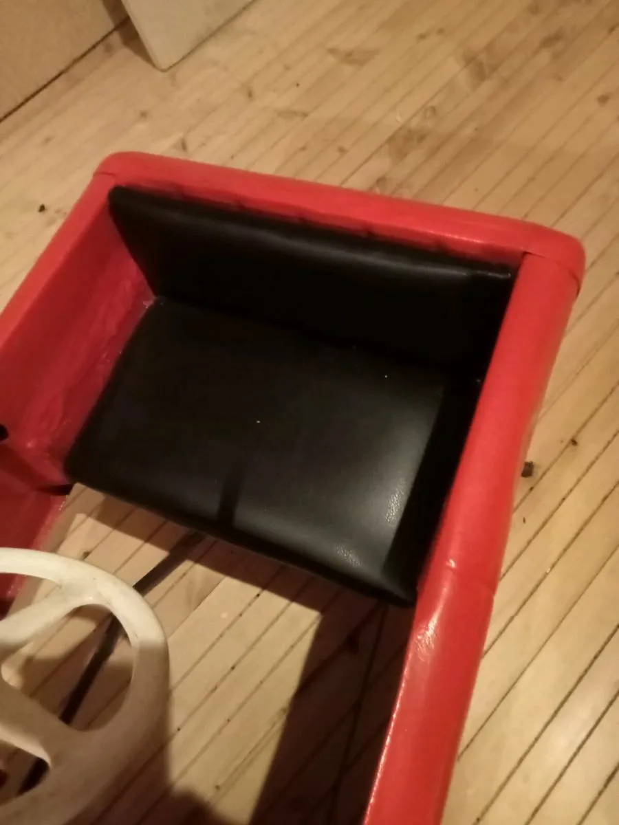 Old pedal car - Image 4