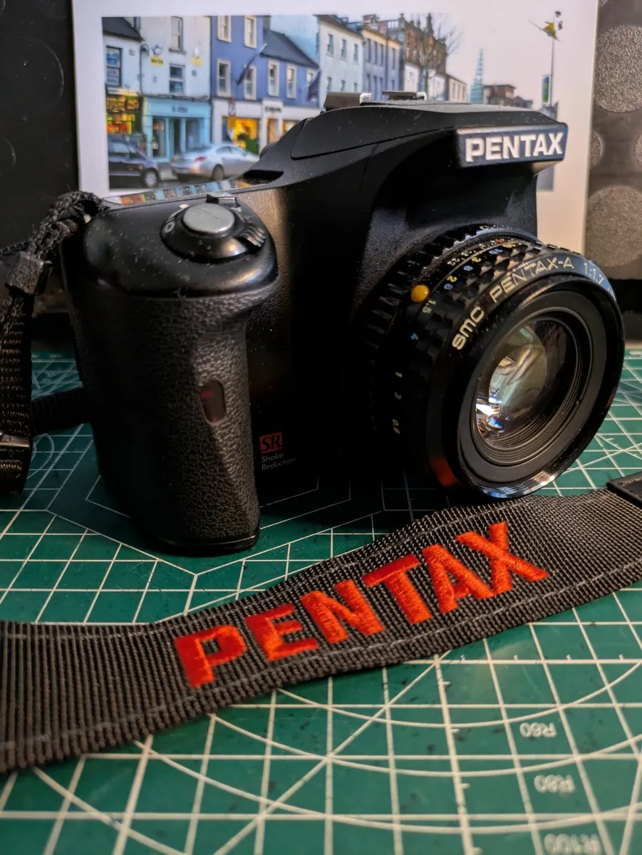Pentax K100D Super + 2 lenses 50/1.7 A and Zoom AF - Image 2