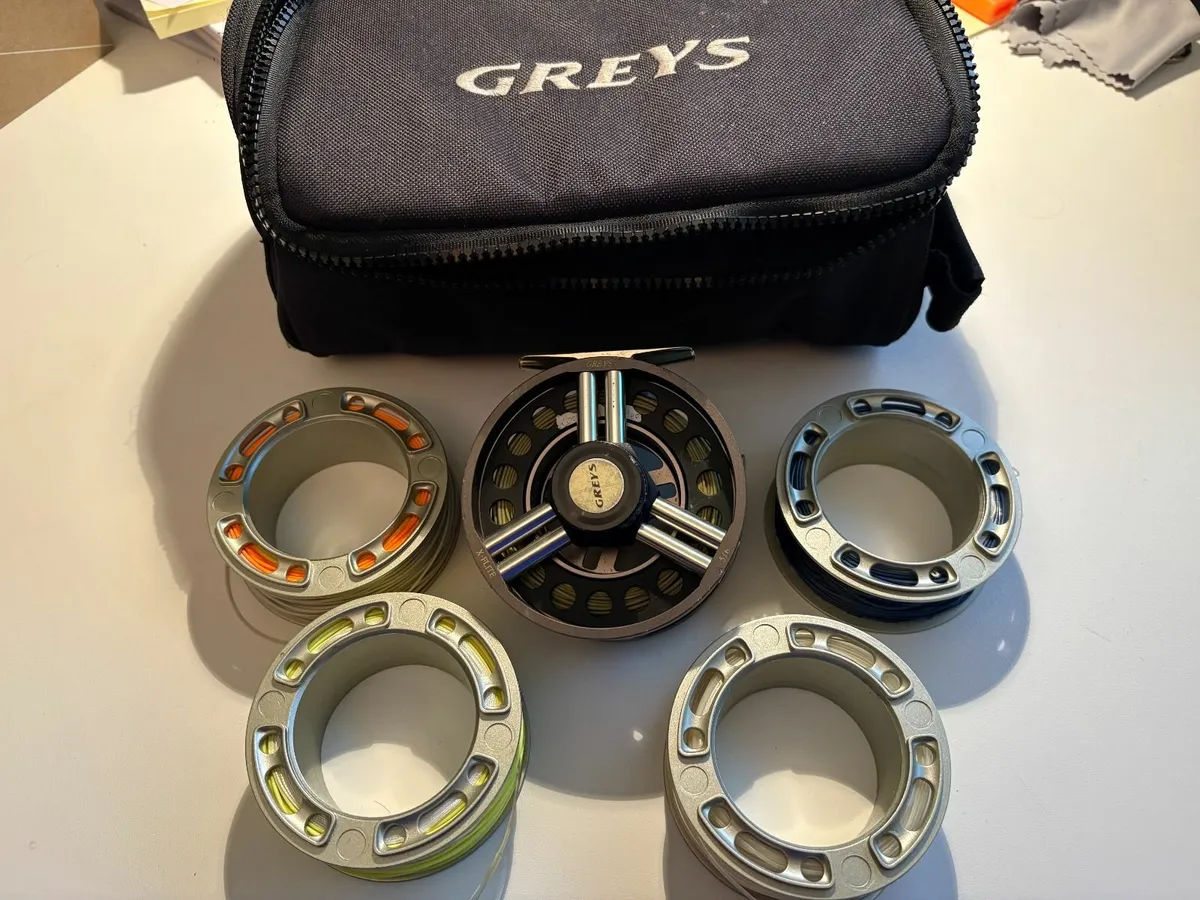Fly fishing reel - Image 1