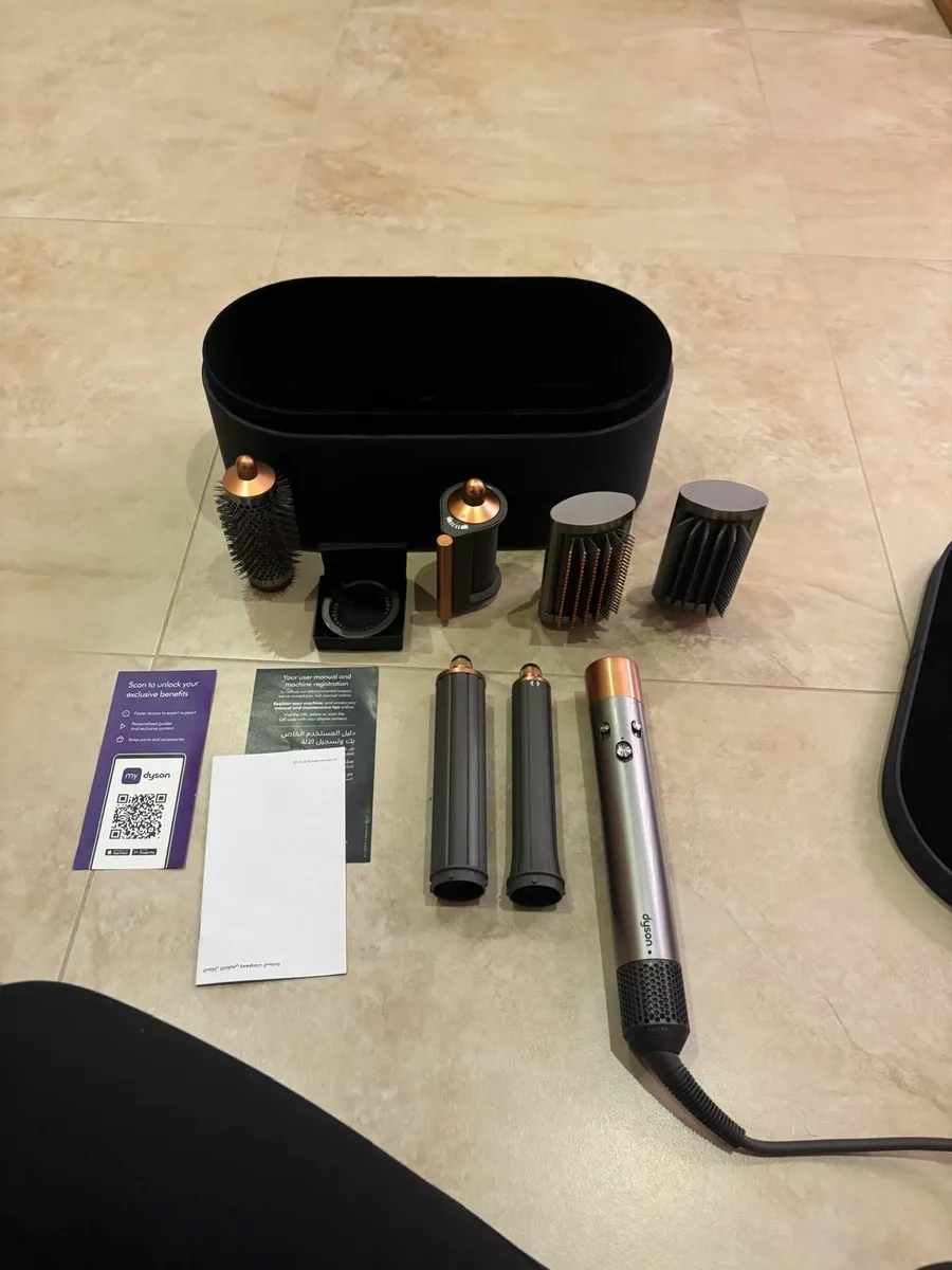 Dyson Air Wrap - Image 1