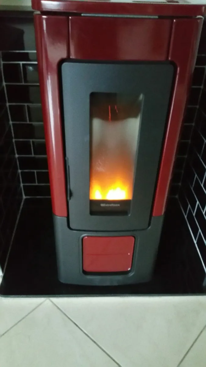 Wood pellet  stove - Image 1