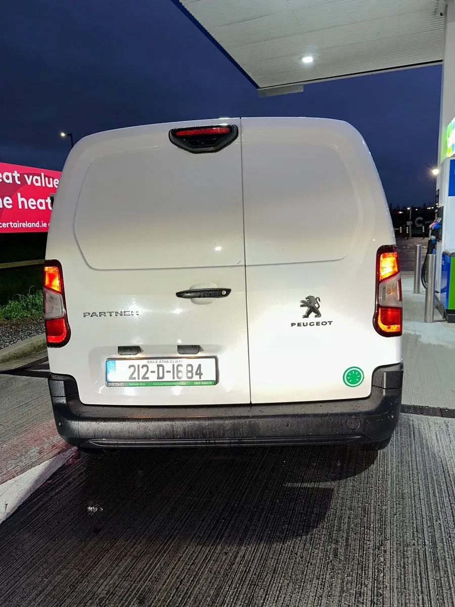 Peugeot Partner Professional Plus 1.5 BlueHDi - Image 3