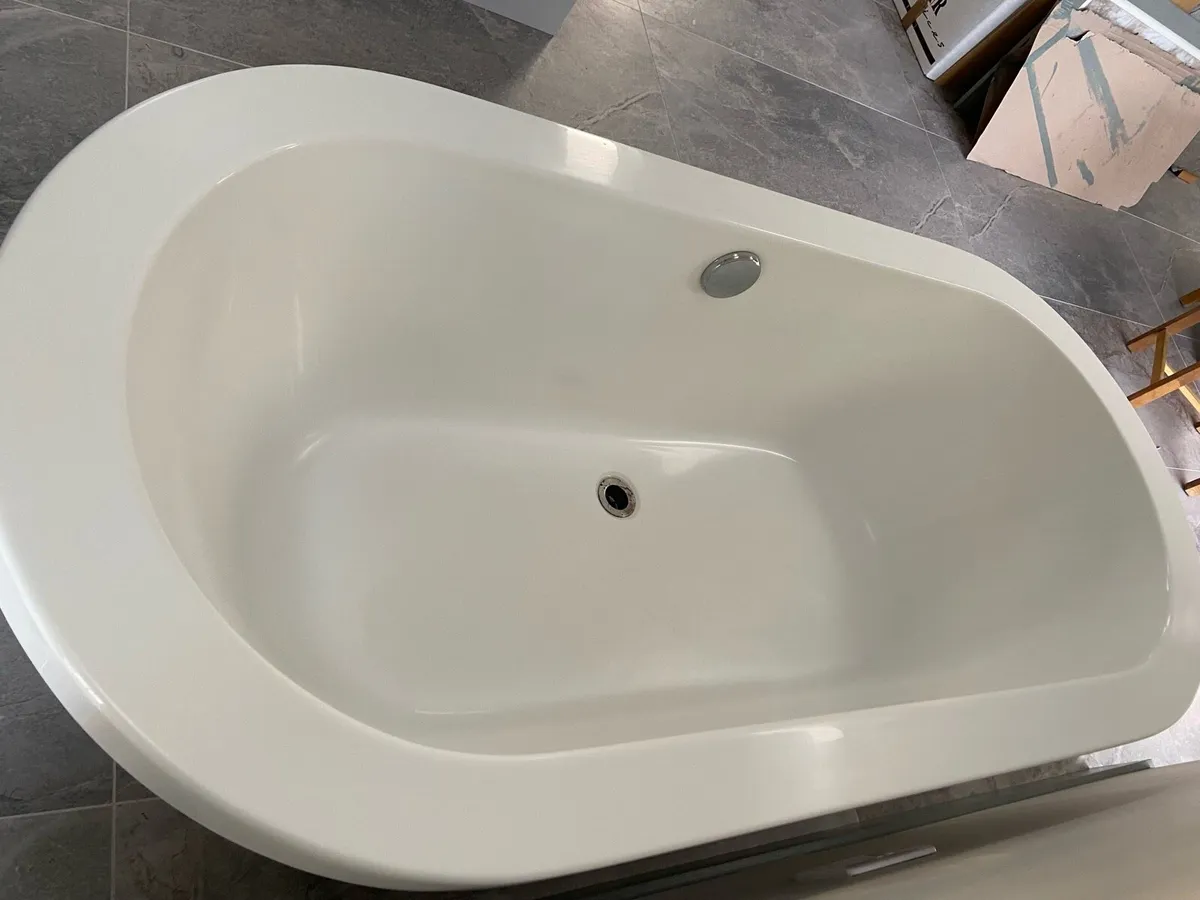 Free standing bath - Image 2
