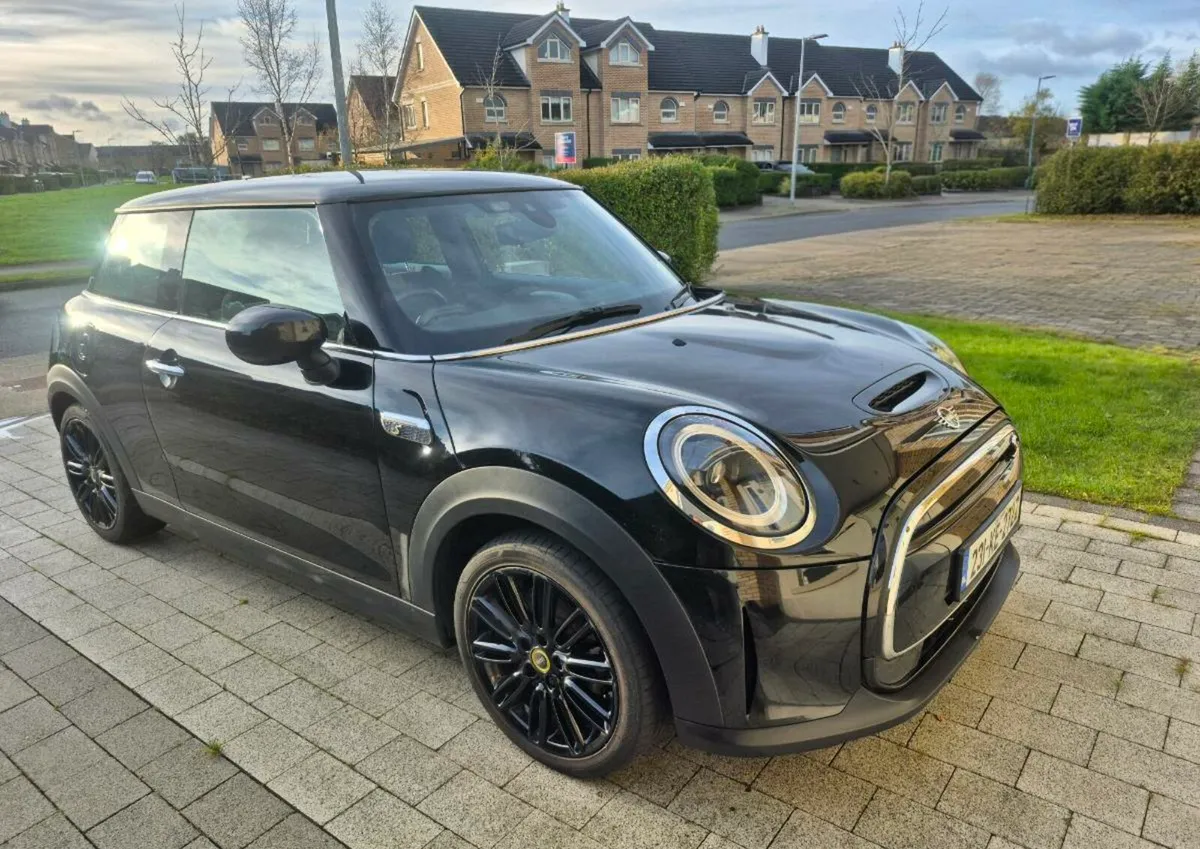 2023 Electric MINI COOPER S LEVEL 2 Black - Image 1